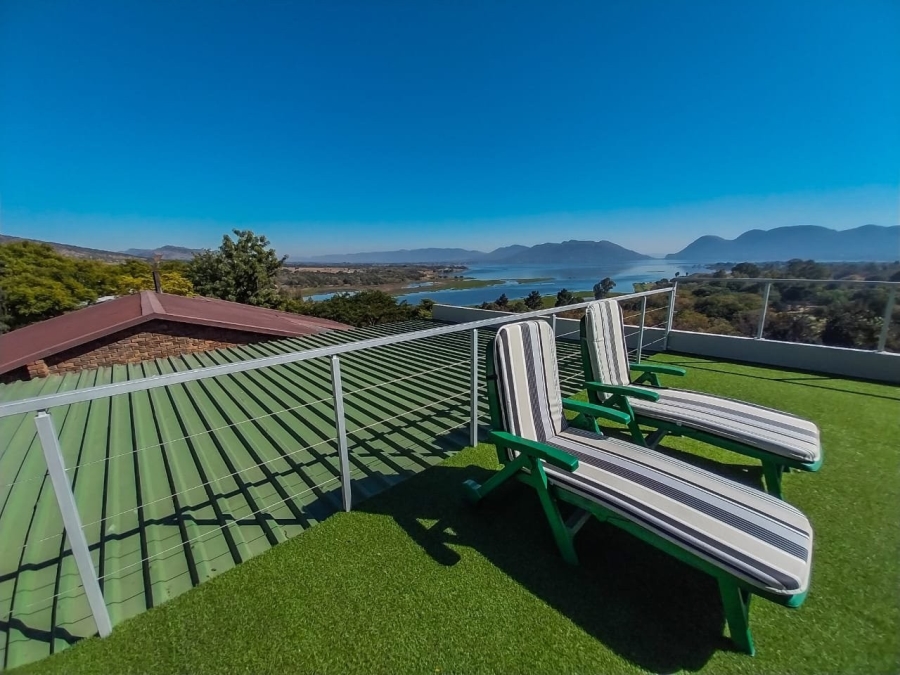 5 Bedroom Property for Sale in Meerhof North West
